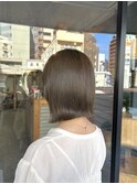 ぱつっとボブ/オリーブベージュ/イルミナ
