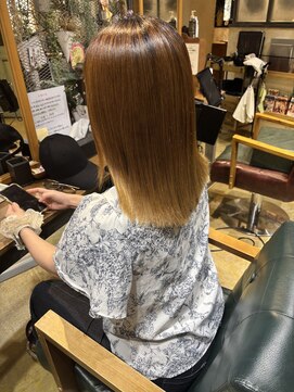 ヘアーデザイン アトリエ ミウ(HAIR DESIGN ATELIER MIU) 切りっぱなしミディアム、