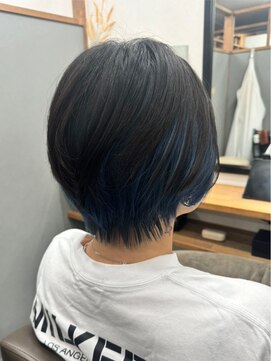 ロッカヘアエジェ(ROCCA hair eje.) グランマッシュネイビーバックショート