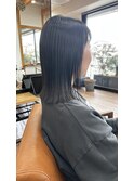 透明感ダークグレージュの外ハネミディアム