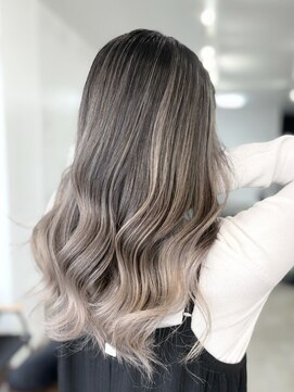 ウィリーベル 沖縄(WILLIE BELLE) バレイヤージュ/ハイトーン/グラデーション/外国人風カラー