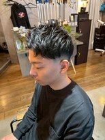 トニコ(toniko)&nbsp;スキンフェード×メンズショート×バーバースタイル×ピンパーマ