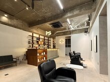 オシャレで洗練された空間で非現実的な心地よいサロンタイムを