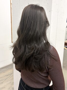 ヘアーアイストゥーレ(HAIR ICI TRE) 大人可愛いラベンダーグレージュカラー透明感カラー担当渡辺聖