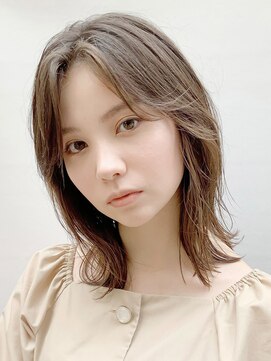 ピークアブー 銀座並木通り(PEEK-A-BOO) ふわっとセンター分けバングのミディアム外ハネヘア