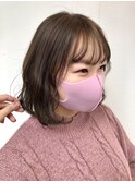 透け感重視のオリーブベージュが可愛い