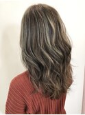 【essence】ハイライト×アッシュベージュ