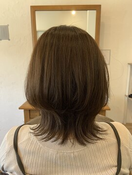 ティティス(Titis) 人気のミディアムウルフカット