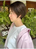 20代30代40代　丸みショート　透明感　オリーブカラー