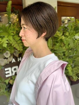 スクエアウーノ 博多(SQUARE＊UNO HAKATA) 20代30代40代　丸みショート　透明感　オリーブカラー