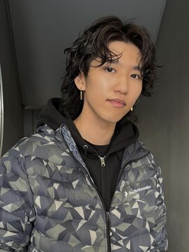 ポール(pole) 外国人風メンズミディアムパーマ!