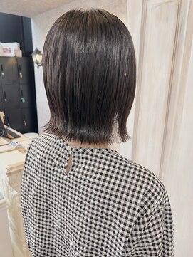 キャアリー(Caary) 福山美容室caary 切りっぱなしミニボブ外ハネストレート20代30代
