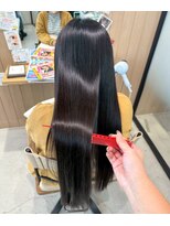 ファムバイアヴァンス(Femme by AVANCE.)&nbsp;艶髪ストレートロング暗めカラー