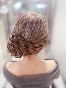 アイビー 新宿(IVY) サイドシニヨン