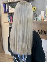 クレア バイ グレープバイン 金沢文庫(CLAIRE by GRAPEVINES)&nbsp;ホワイトカラー/ハイトーン/ダブルカラー/ブリーチ/ストレート