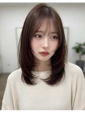 ブローチ(Brooch) 癖毛改善×レイヤーカット×透明感カラー