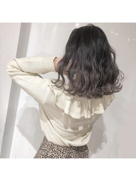 アライブ ハラジュク(ALIVE harajuku) ホワイトシルバーグラデーション