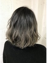 ブリーチ ラボ エーアイ 原宿店(BLEACH LABO Ai)&nbsp;ハイライト毛束状グラデーションカラーアッシュグレーカラー