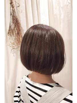 アトリア ヴィラ 横浜(Atria Villa) ナチュラル前下がりボブ