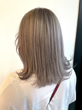 フェーディン(fa/din) ペールシルバーベージュ