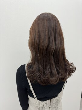 キキ(kiki) オリーブベージュ_グレージュカラーボブウルフ_ta0001