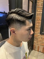 フォーコーナーズ(Four Corners)&nbsp;サイドパート／スキンフェード／刈り上げ