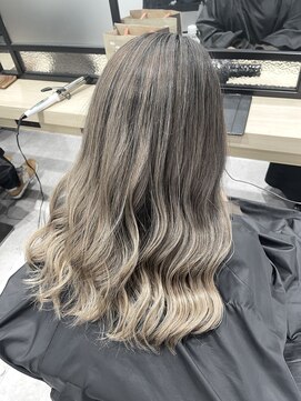 フォーク(FOLK) 育てるバレイヤージュ　白髪ぼかし　髪質改善