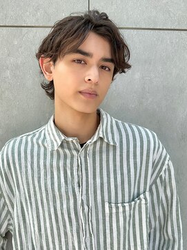 サンバレー(SUNVALLEY) クセ毛風ゆるパーマバングセンターあげ柔らかベージュ