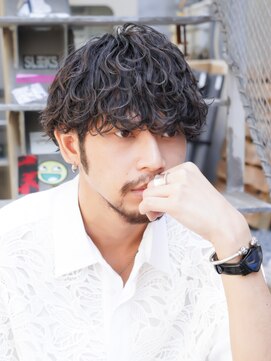 フィフスジングウマエ 原宿(fifth JINGUMAE) メンズ波巻きスパイラルパーマプードルパーママッシュ韓国ヘア