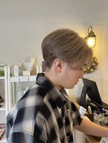 ヘアデザイン ジル(Jill)&nbsp;センターパート/ホワイトミルクティベージュ