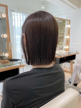 ネオリーブ チロル 横浜西口店(Neolive CiroL.) ぷつんとフラットボブ　お手入れ楽ちんヘア