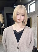ベージュ