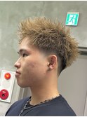 スパイキーショート フェード ブリーチカラー