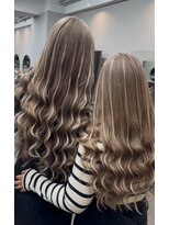 エミーバイモアムー(Emmie byMoremuu)&nbsp;【Ryuki】ブリーチ/エクステ/ハイライト/ミルクティー