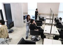 友達と来店することは出来る？【たまプラーザ/ダブルカラー/ケアブリーチ/髪質改善/イルミナ/TOKIO/韓国】