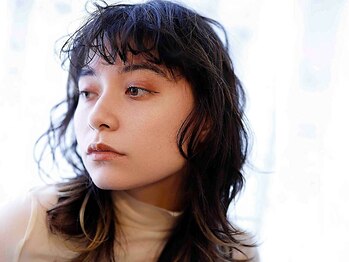 ヴァロン(VALON)の写真/《大人女性にオススメ!》髪の傷みを最小限に抑えた施術で、透明感と艶のある上品な仕上がりに☆