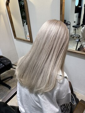 コレット 大宮(collet) ホワイトベージュ系/ケアブリーチ/ハイトーン