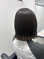 セカンド(Second)&nbsp;Second   ×　外ハネスタイル