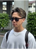 抜け感ハイライト × ナチュラルセンターパート