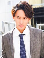 スーツ短髪ツーブロック束感モテる黒髪シークレットパーマ流行