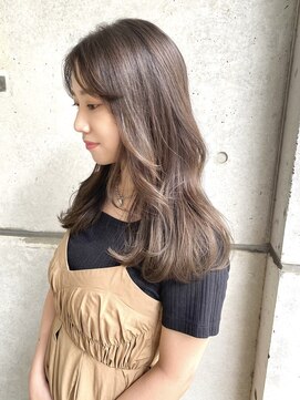 アトリエサニーデイ(atelier SUNNY DAY) ロングレイヤーカット/グレージュ/イルミナカラー/前髪カット