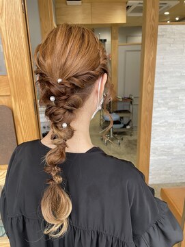 イロ バイ ミロク(ILO by miloc) ヘアセット