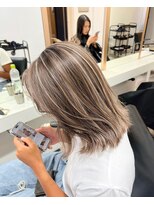 ブレンド 渋谷(BLend)&nbsp;ハイライトブルージュマチルダボブインナーグレージュ前髪