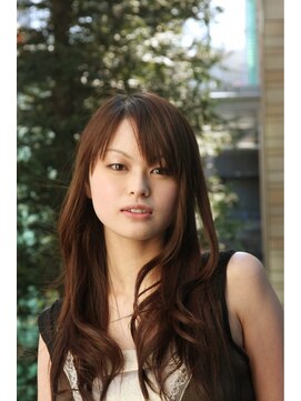 ストラッセ 大垣(STRASSE) 毛束の浮遊感がセクシーなワイルドレイヤースタイル