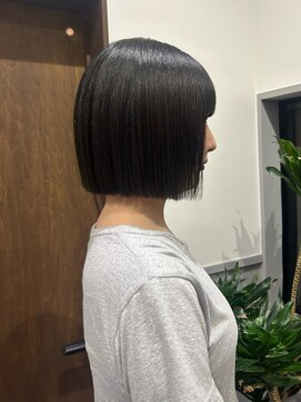 ラパンセ ブラン(LA PENSEE BRUN) ぱつっとボブ