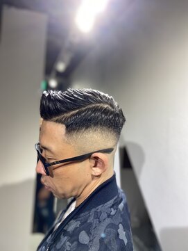 ドルクス 日本橋(Dorcus) クラシックフェードパートスタイル