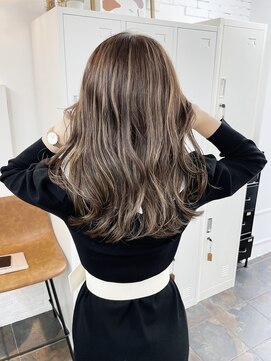 イコ 表参道原宿(ico) コントラストハイライト [ カーキグレージュ フェザーバング ]