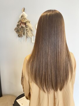 リリヘアー(LiLi.hair) サラツヤロング