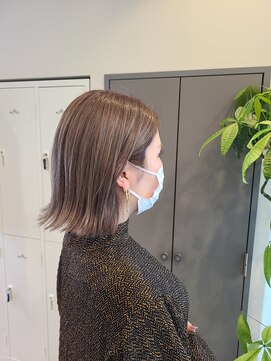 ヘアーアンドネイルフォレスト(Hair&Nail FOREST.) 20代30代40代に似合う外ハネボブ、ベージュ