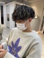 テトラ バイ ネオリーブ 横浜西口店(tetra by neolive)&nbsp;横浜★波巻きハイライトメンズスタイル